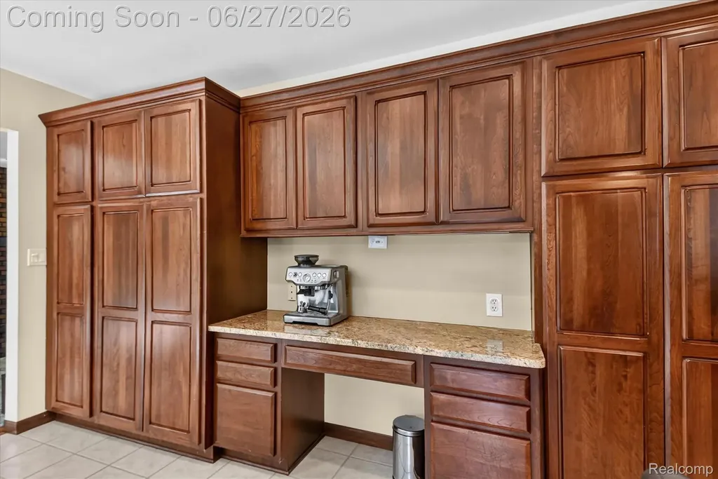 30150 Ardmore Drive Farmington Hills City MI 48334