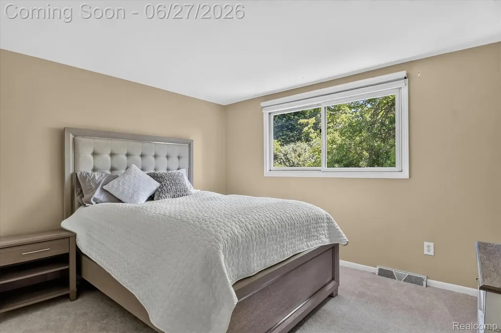 30150 Ardmore Drive Farmington Hills City MI 48334