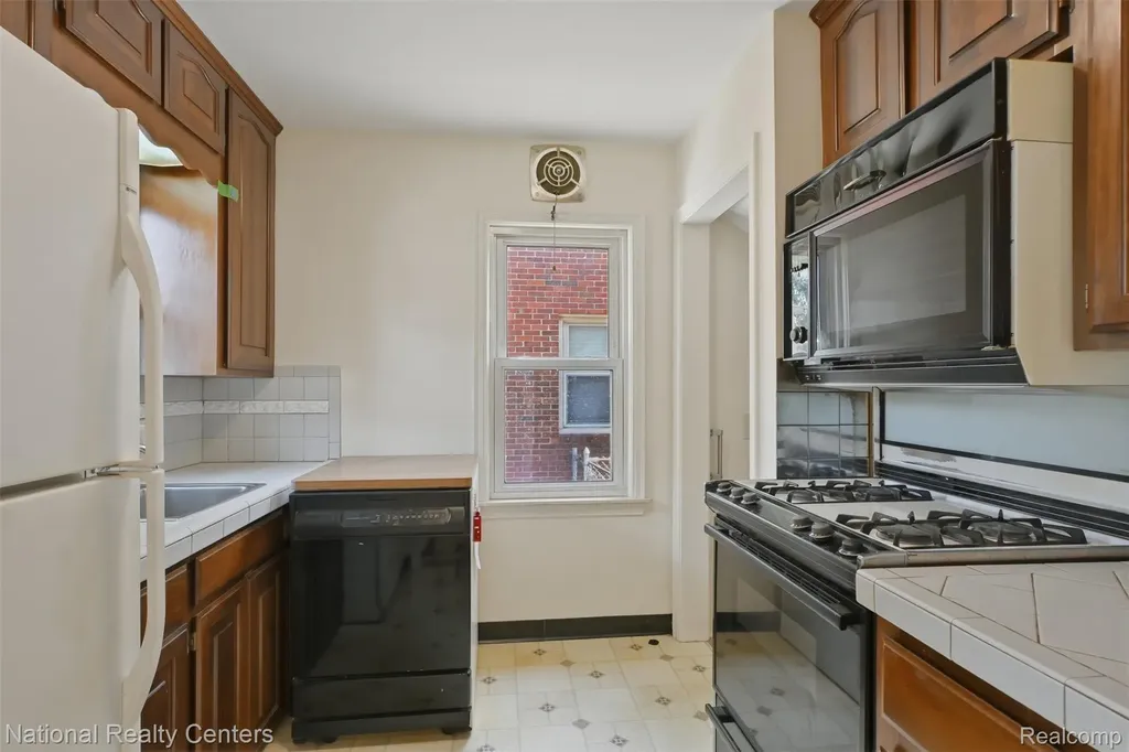 9951 Marion Redford Charter Township MI 48239