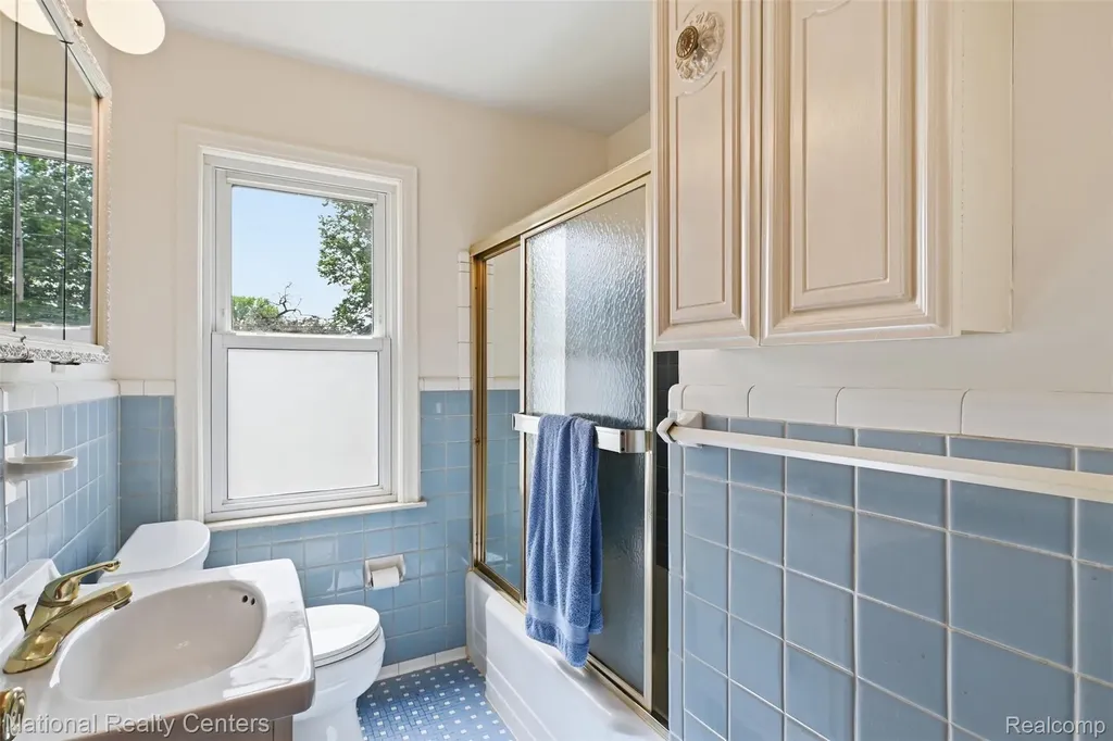 9951 Marion Redford Charter Township MI 48239
