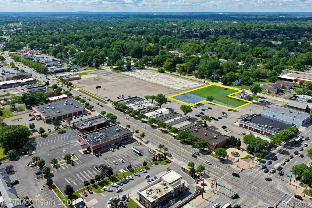 5705 Middlebelt Road Garden City City MI 48135