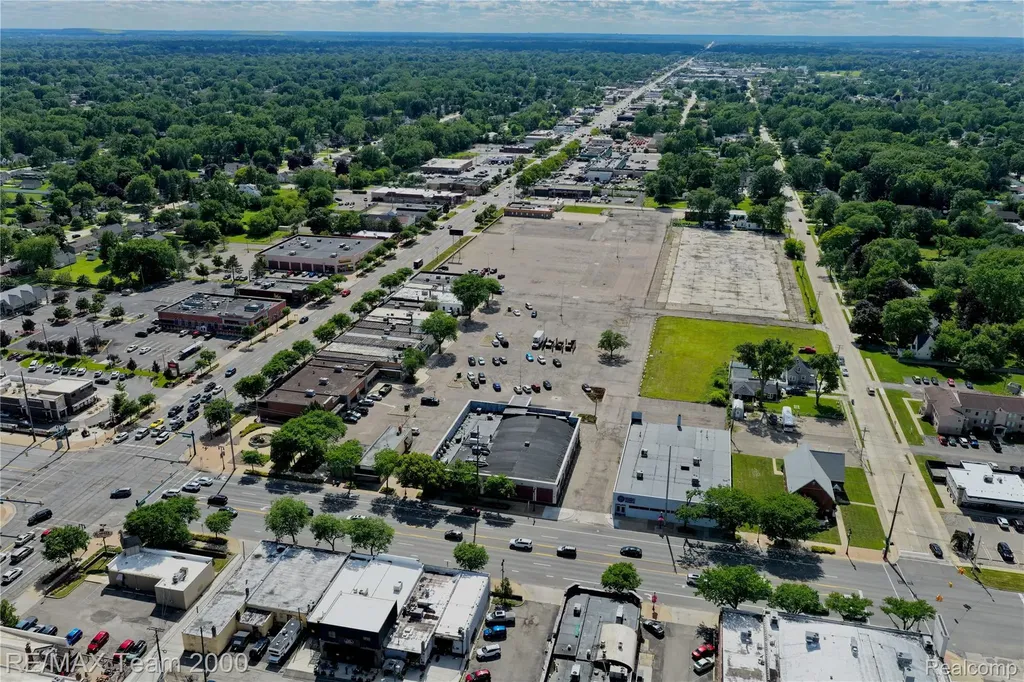 5705 Middlebelt Road Garden City City MI 48135