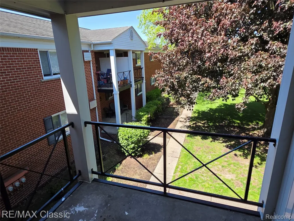 1101 Tienken Court Rochester Hills City MI 48306
