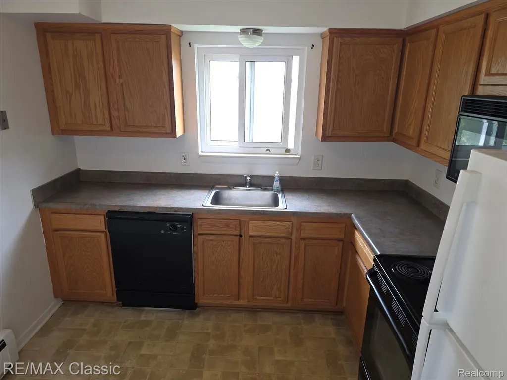 1101 Tienken Court Rochester Hills City MI 48306