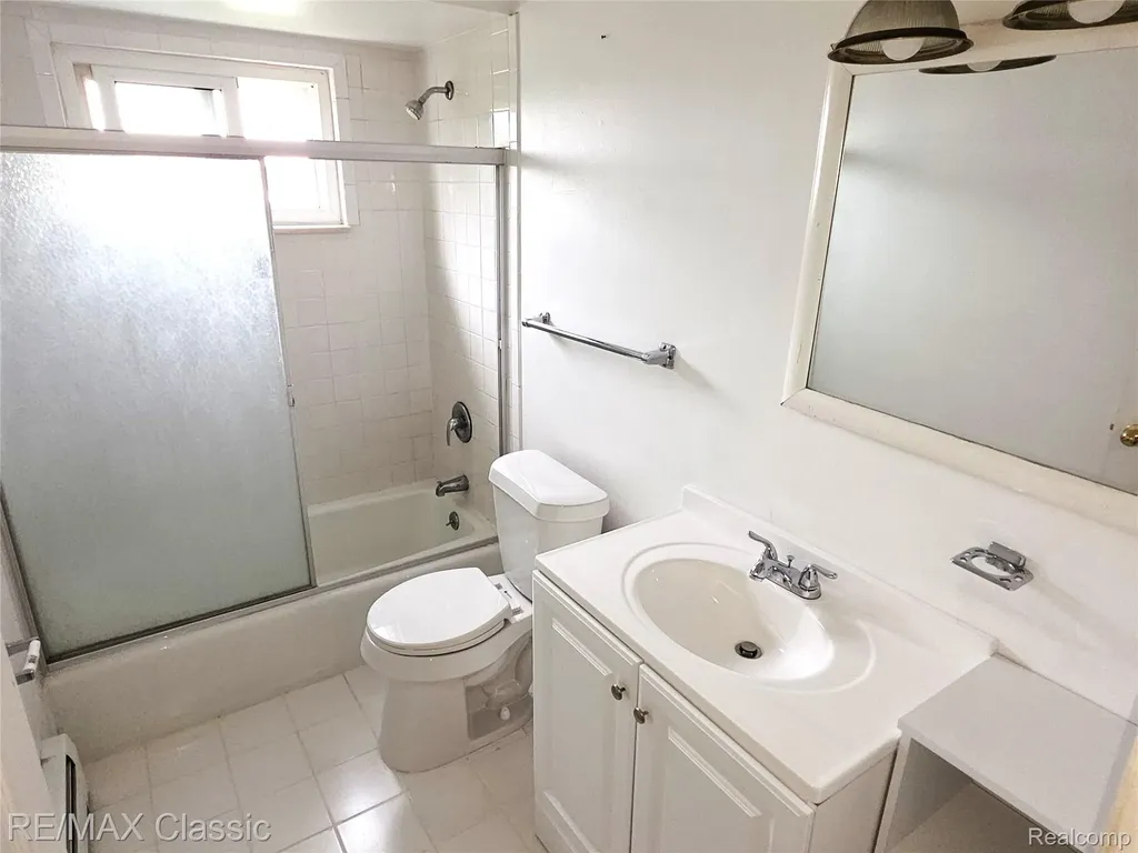 1101 Tienken Court Rochester Hills City MI 48306