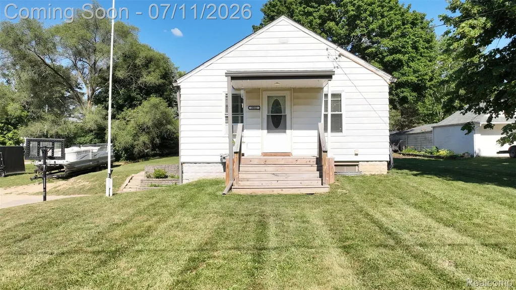 3042 Egleston Avenue Genesee Charter Township MI 48506