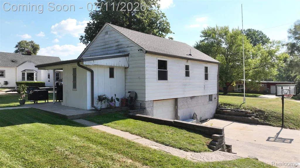 3042 Egleston Avenue Genesee Charter Township MI 48506