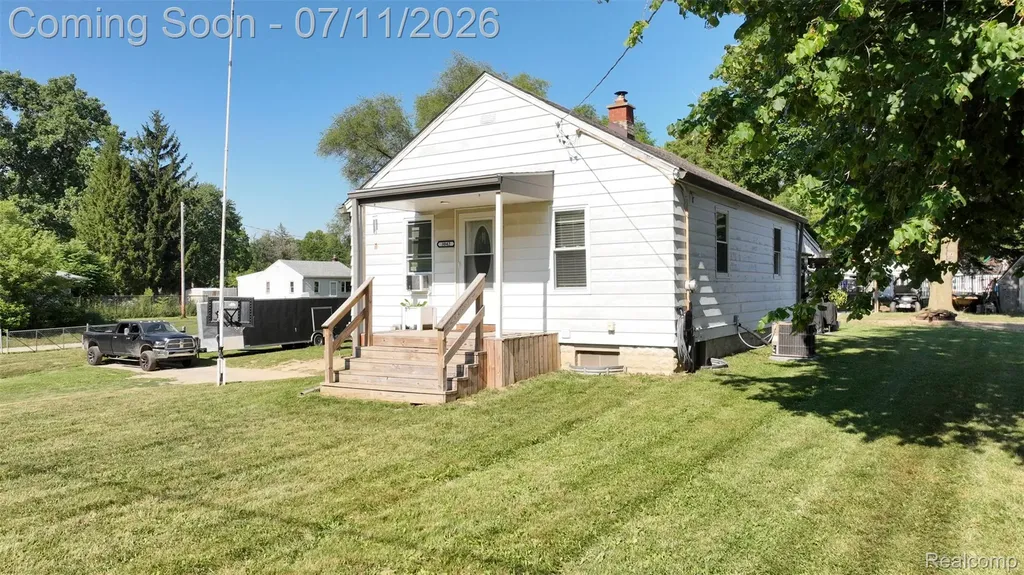 3042 Egleston Avenue Genesee Charter Township MI 48506