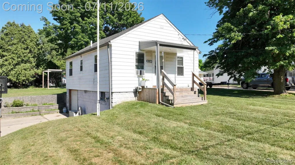 3042 Egleston Avenue Genesee Charter Township MI 48506