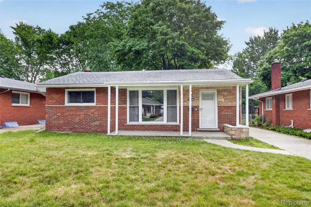 12842 Brady Redford Charter Township MI 48239