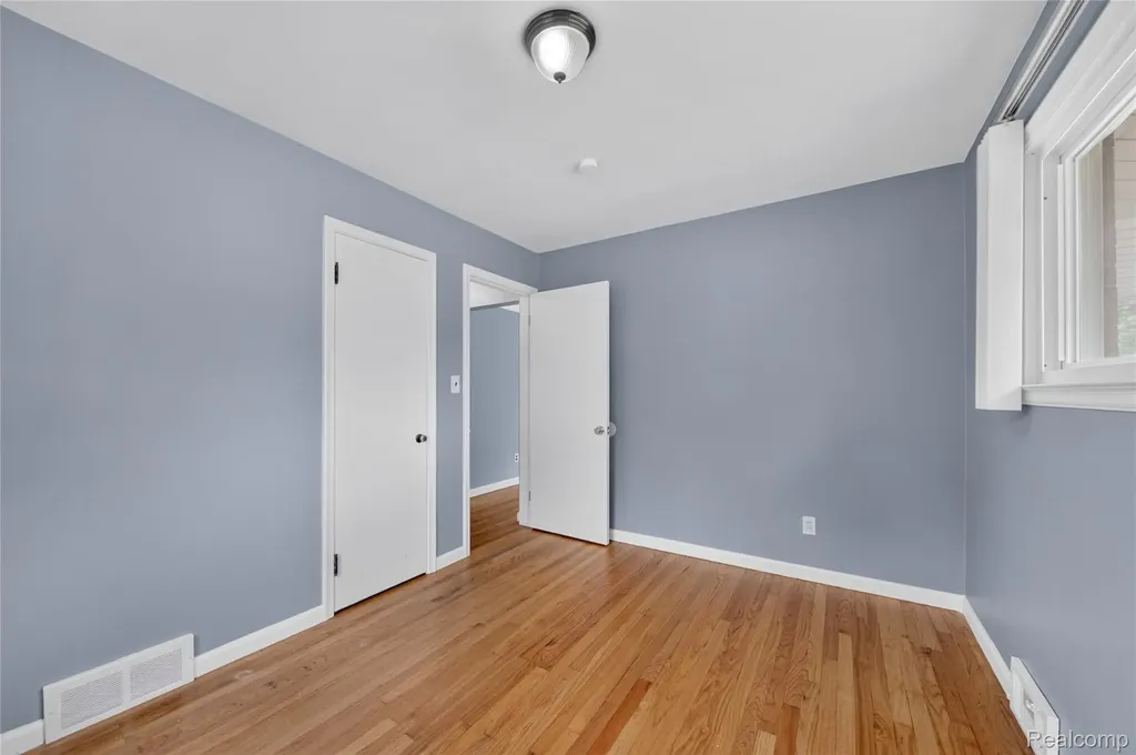 12842 Brady Redford Charter Township MI 48239
