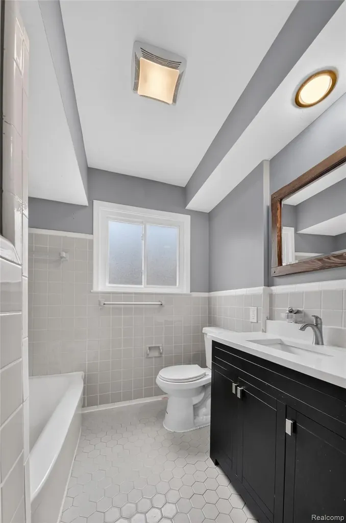 12842 Brady Redford Charter Township MI 48239