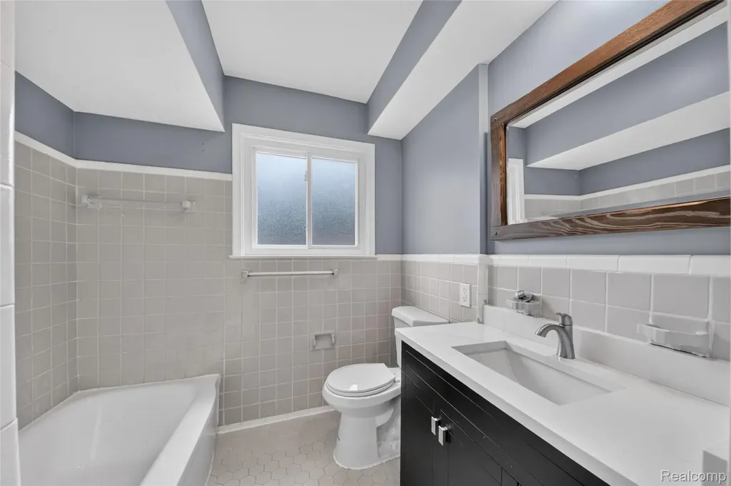 12842 Brady Redford Charter Township MI 48239