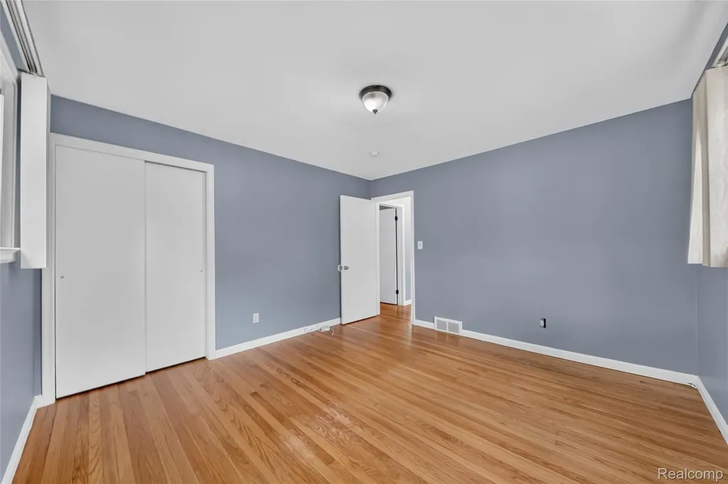 12842 Brady Redford Charter Township MI 48239