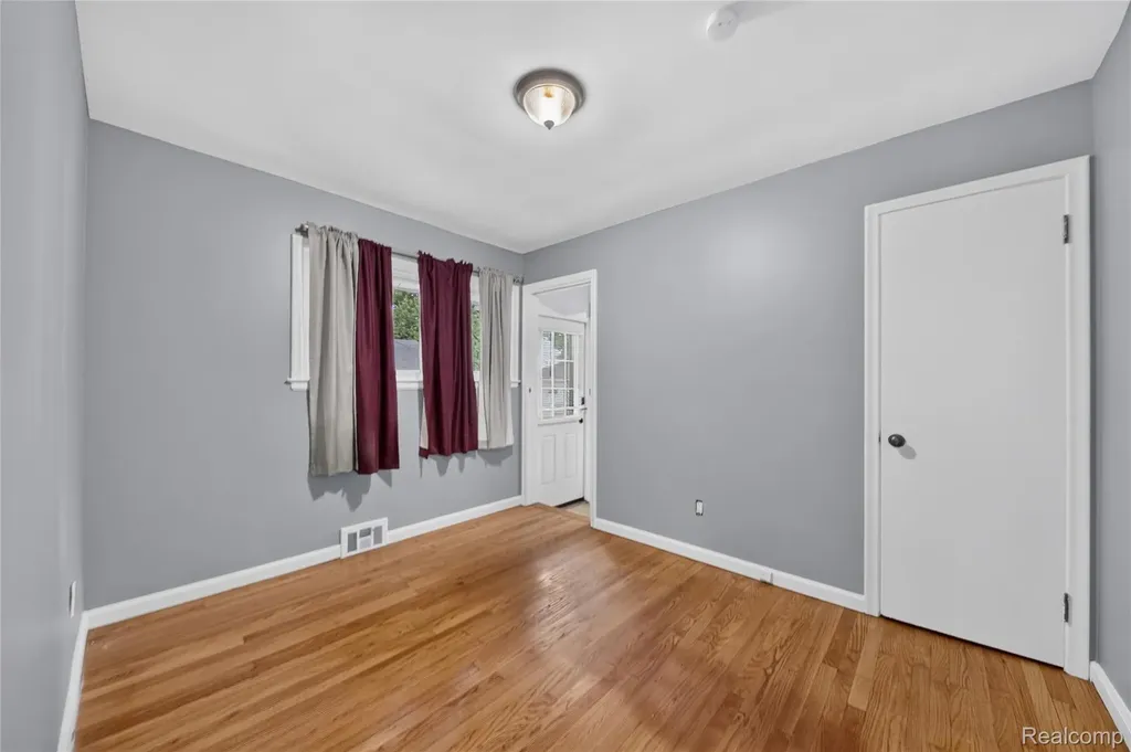 12842 Brady Redford Charter Township MI 48239