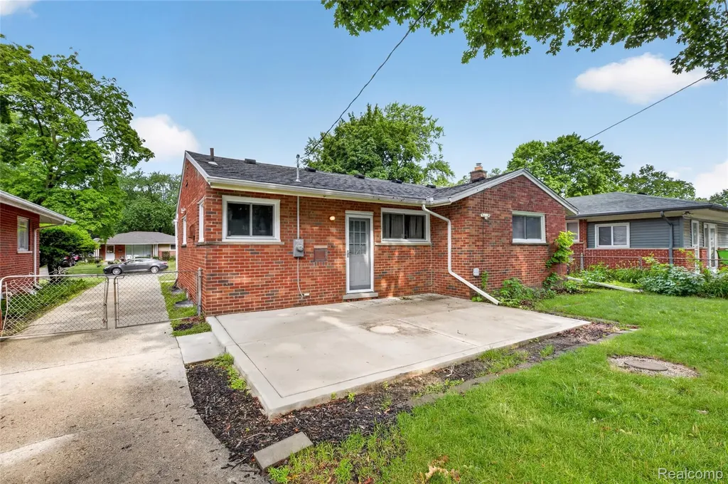 12842 Brady Redford Charter Township MI 48239