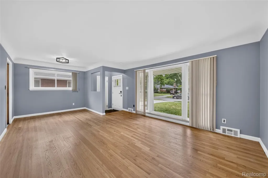 12842 Brady Redford Charter Township MI 48239