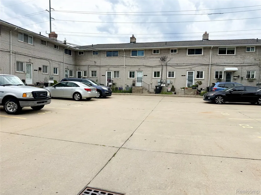 11012 Middlebelt Road Livonia City MI 48150