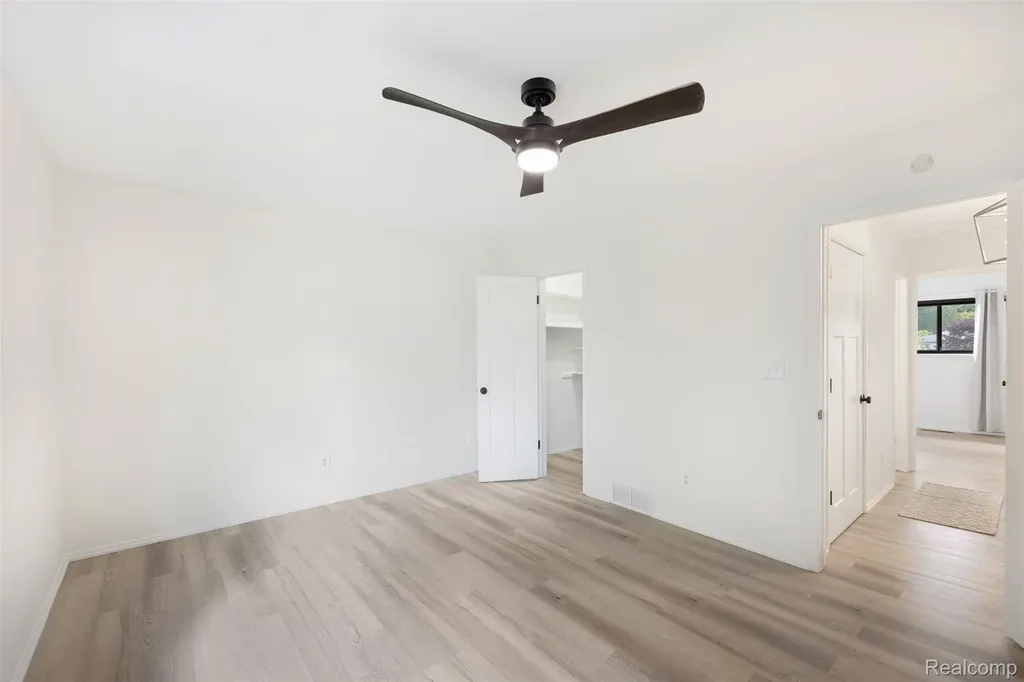 686 Peninsula Court Ann Arbor City MI 48105