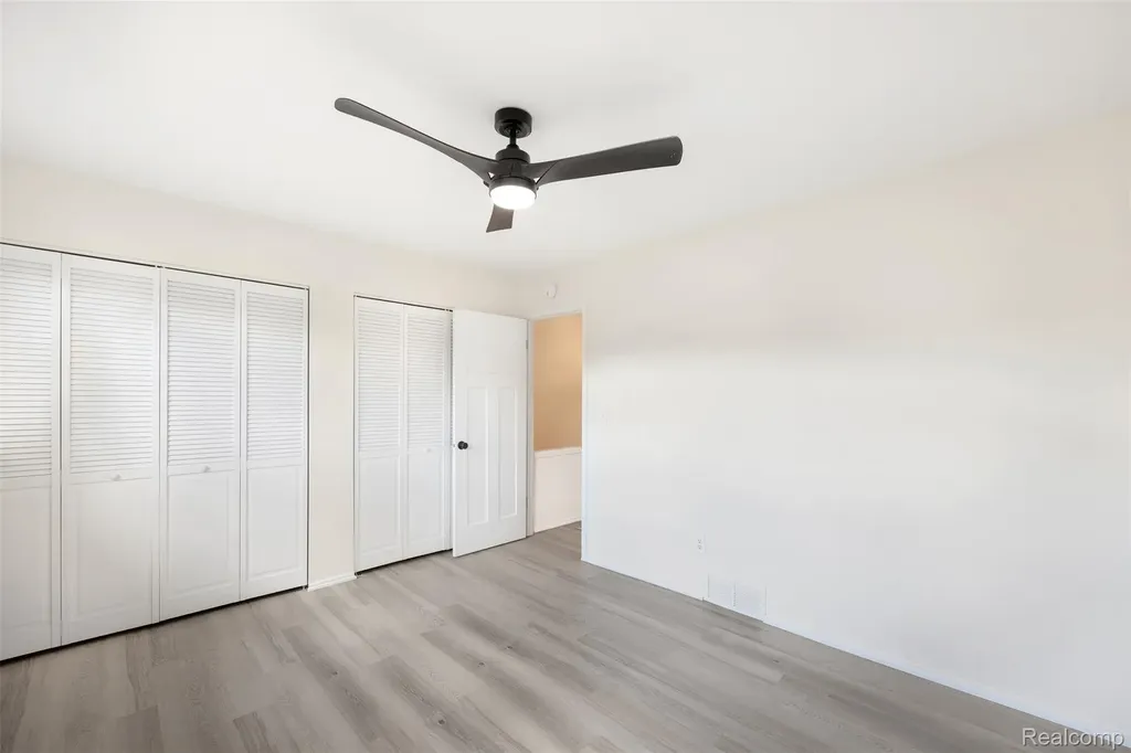 686 Peninsula Court Ann Arbor City MI 48105