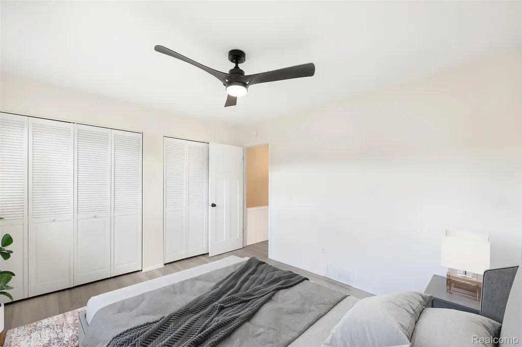686 Peninsula Court Ann Arbor City MI 48105