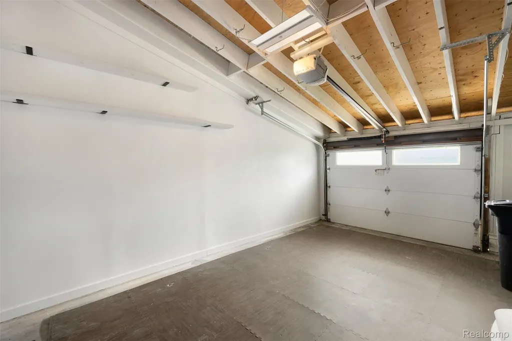 686 Peninsula Court Ann Arbor City MI 48105