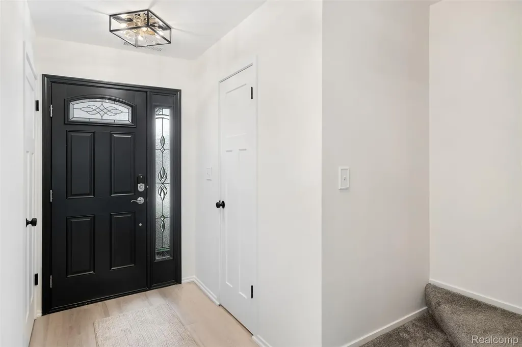 686 Peninsula Court Ann Arbor City MI 48105