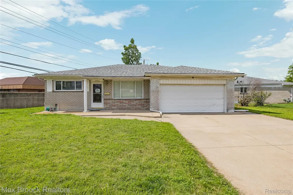 29501 Van Laan Drive Warren City MI 48092