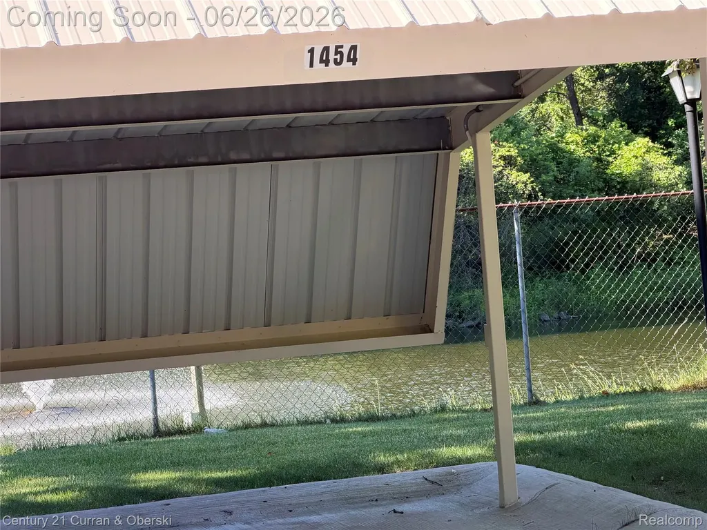 1454 Shoemaker Drive Westland City MI 48185
