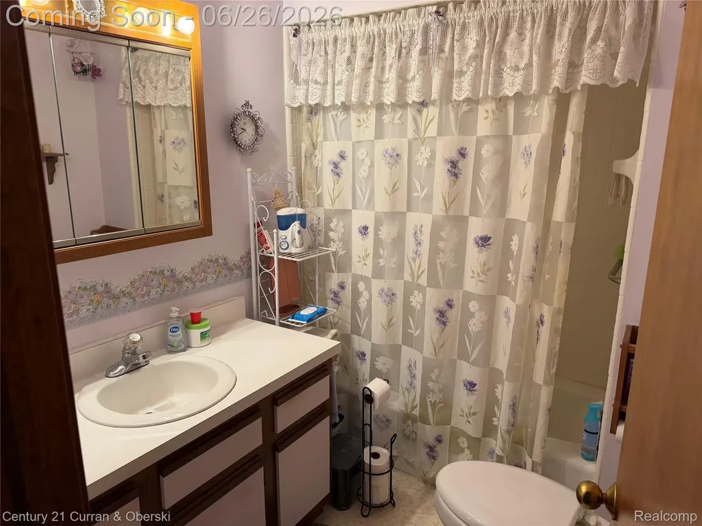 1454 Shoemaker Drive Westland City MI 48185