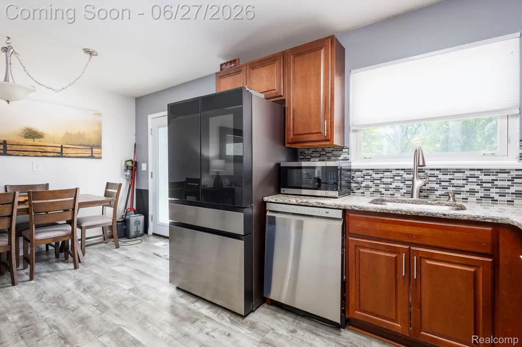 15212 Orchard Court Romulus City MI 48174