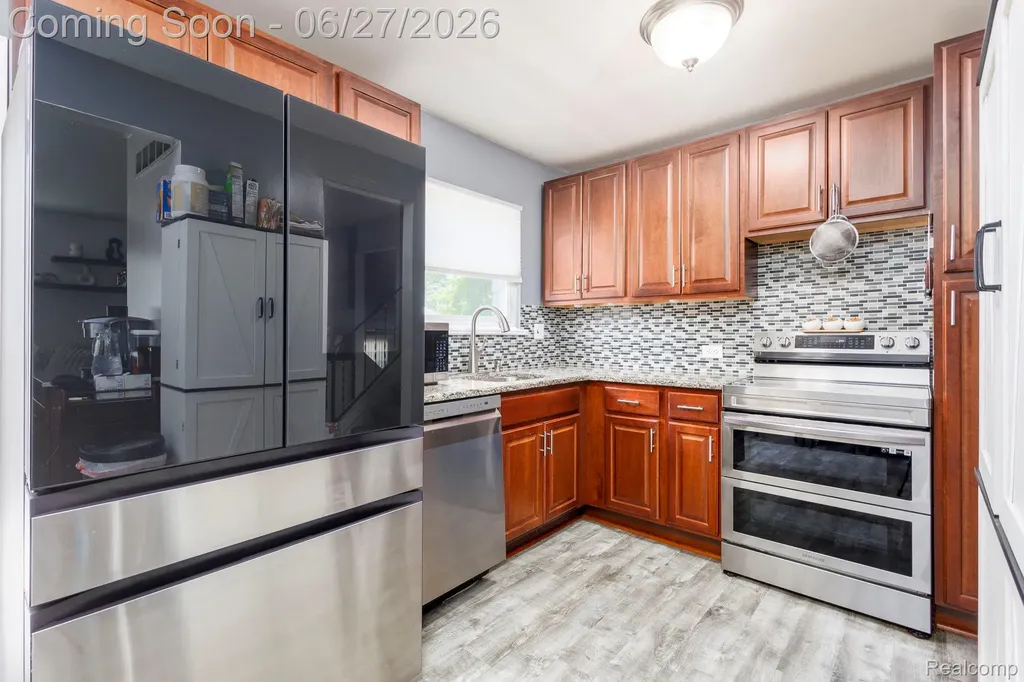 15212 Orchard Court Romulus City MI 48174