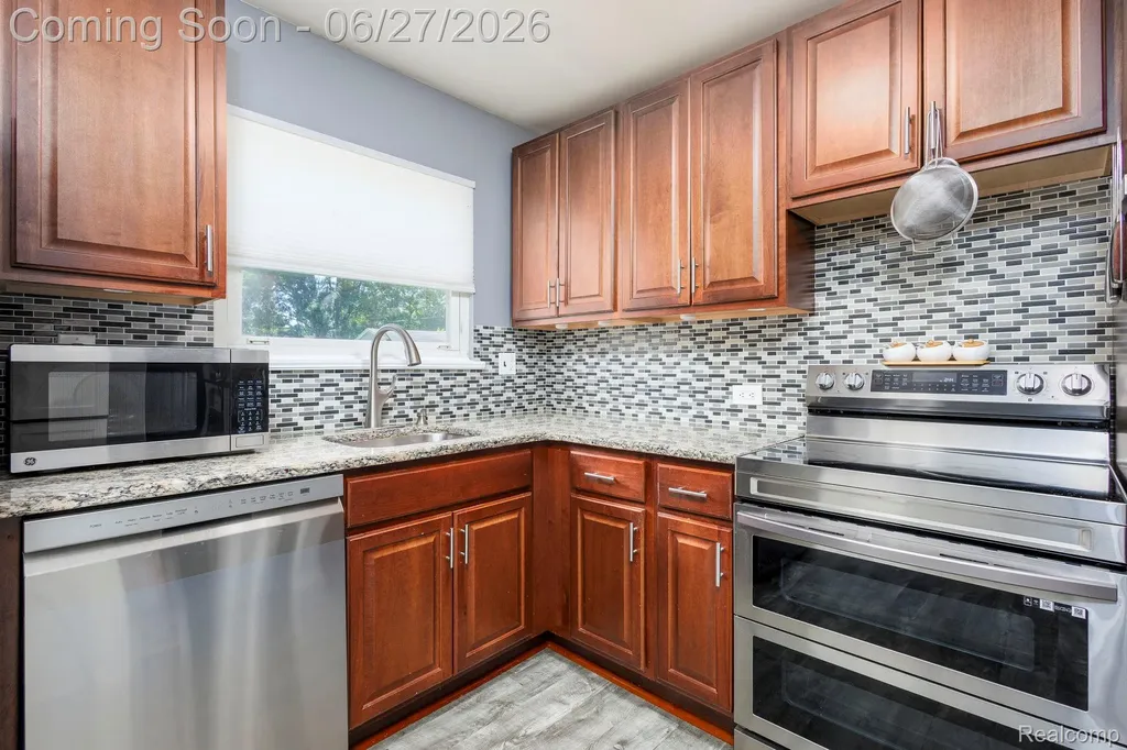 15212 Orchard Court Romulus City MI 48174