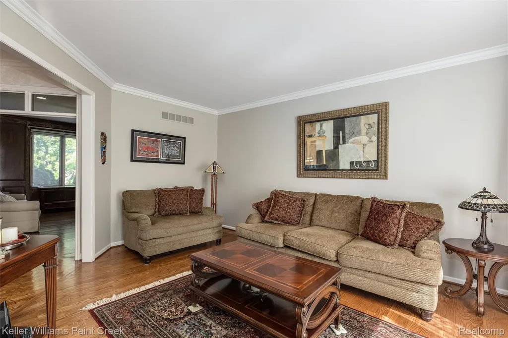 2036 Hickory Trail Drive Rochester Hills City MI 48309