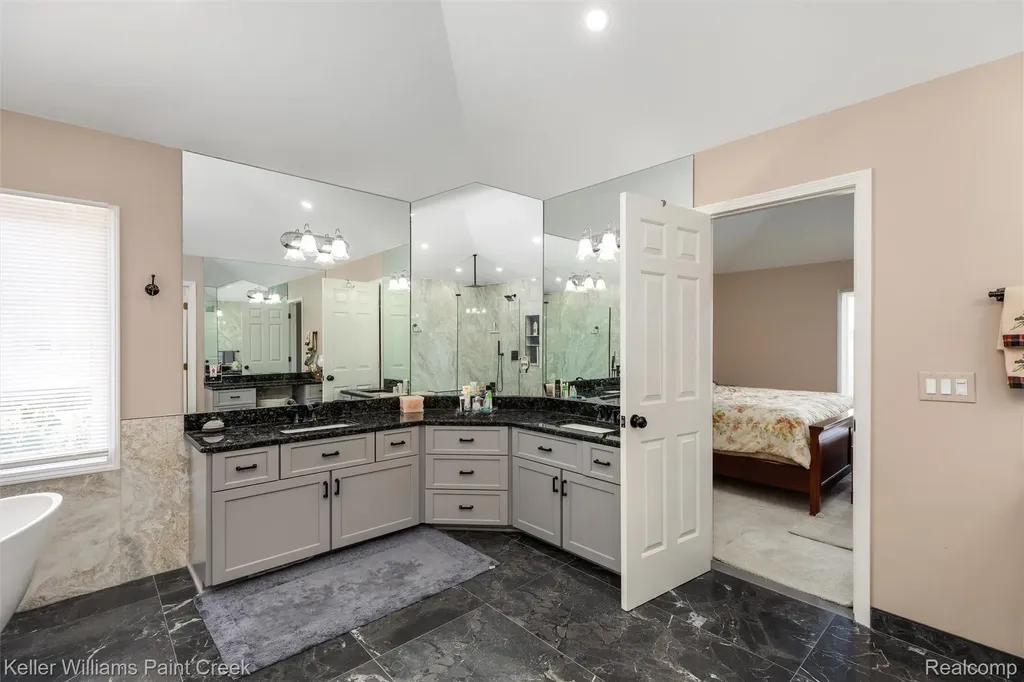 2036 Hickory Trail Drive Rochester Hills City MI 48309