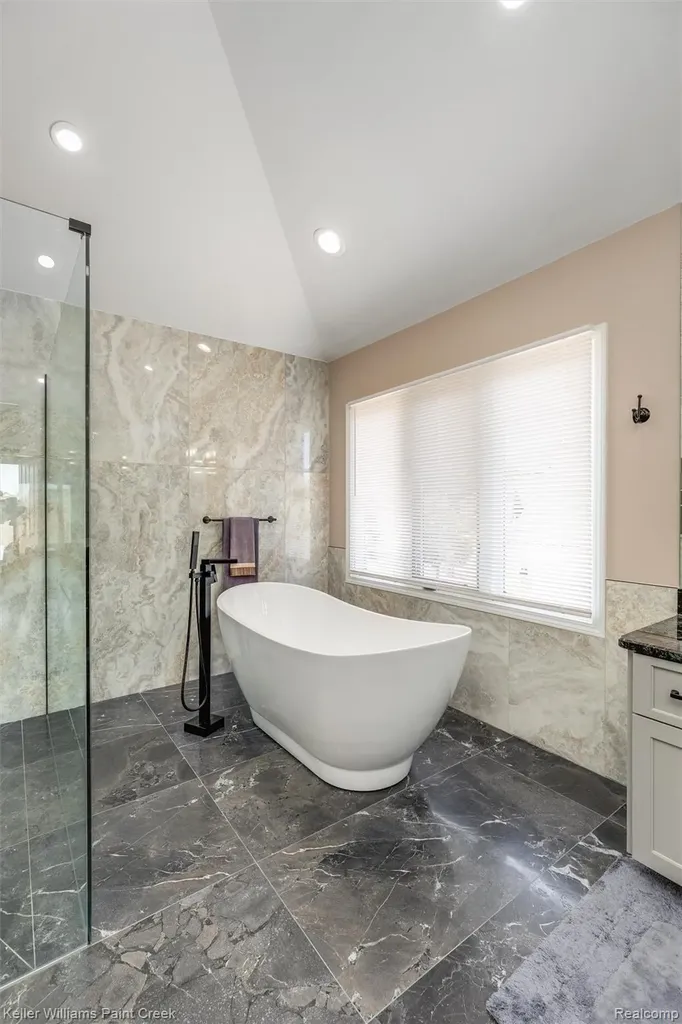 2036 Hickory Trail Drive Rochester Hills City MI 48309