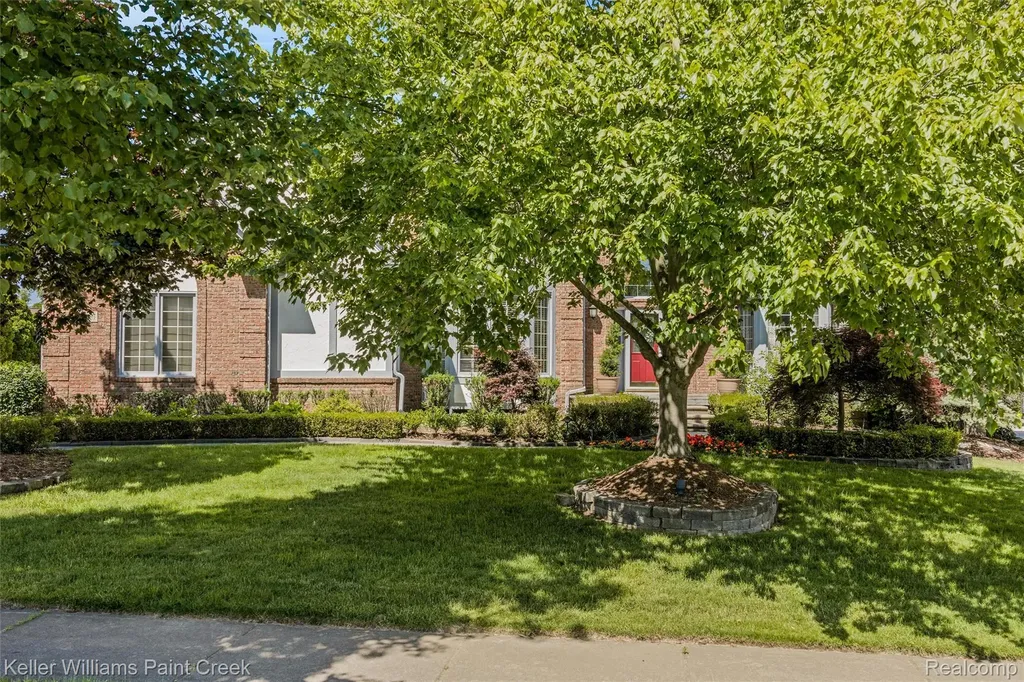 2036 Hickory Trail Drive Rochester Hills City MI 48309