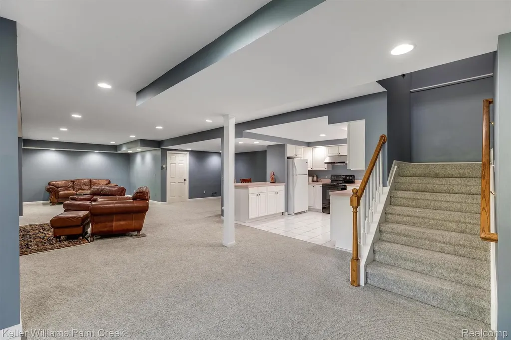 2036 Hickory Trail Drive Rochester Hills City MI 48309