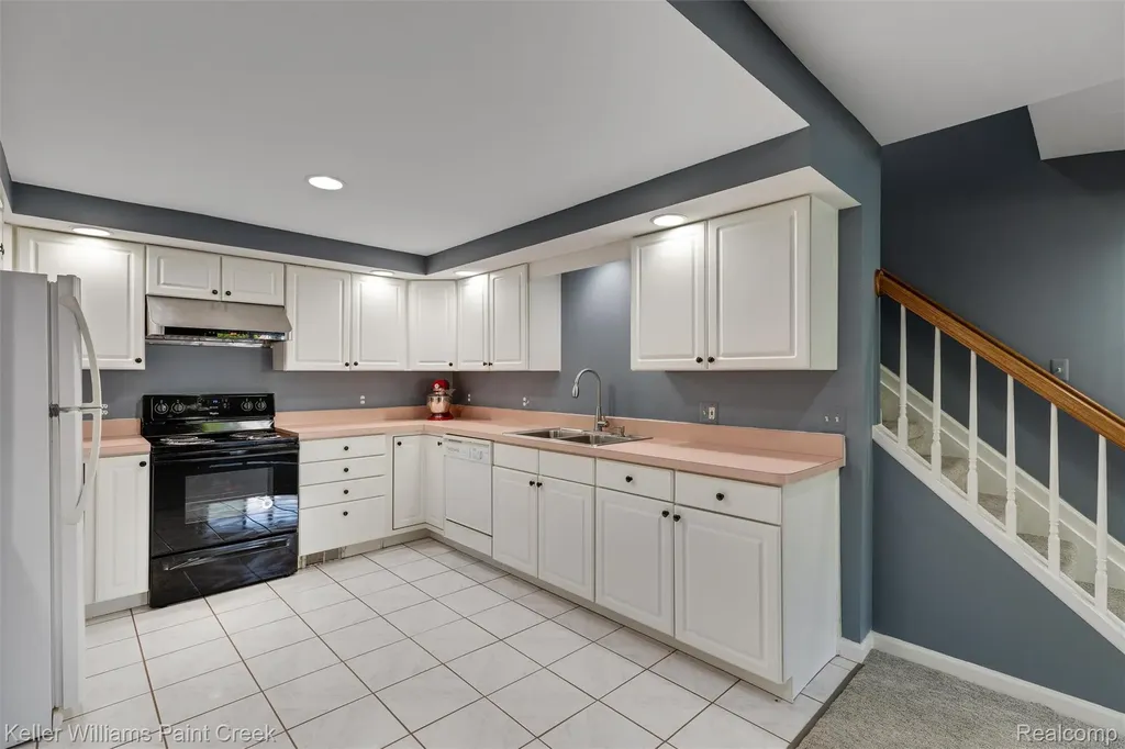 2036 Hickory Trail Drive Rochester Hills City MI 48309