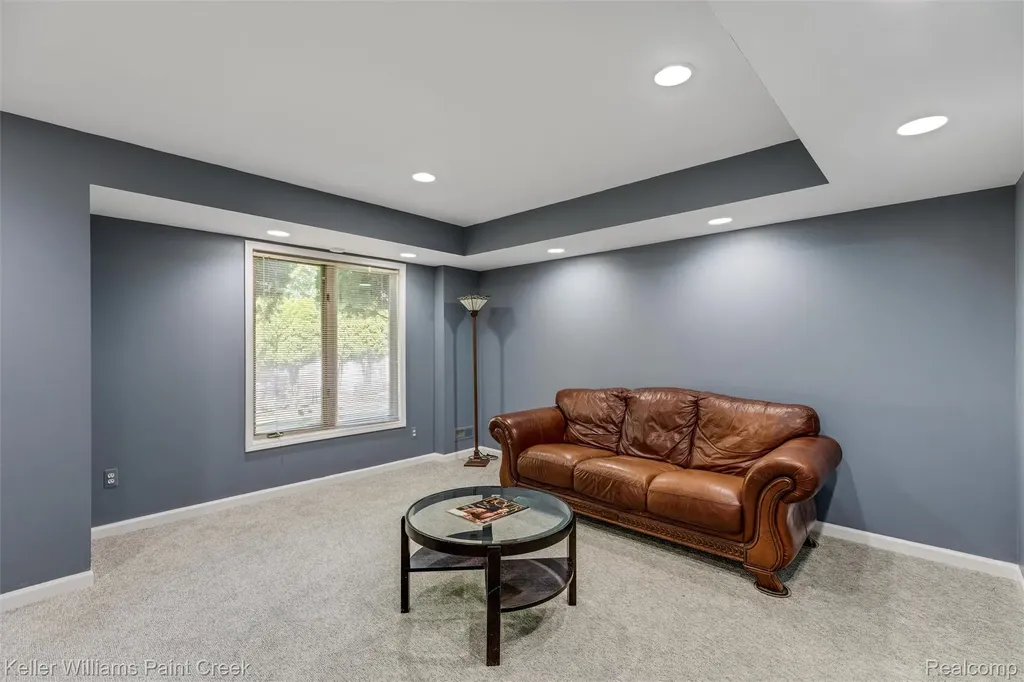 2036 Hickory Trail Drive Rochester Hills City MI 48309