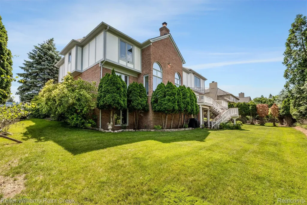 2036 Hickory Trail Drive Rochester Hills City MI 48309
