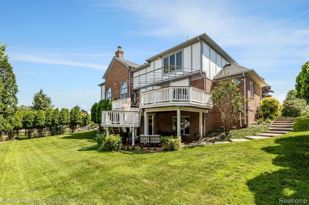 2036 Hickory Trail Drive Rochester Hills City MI 48309