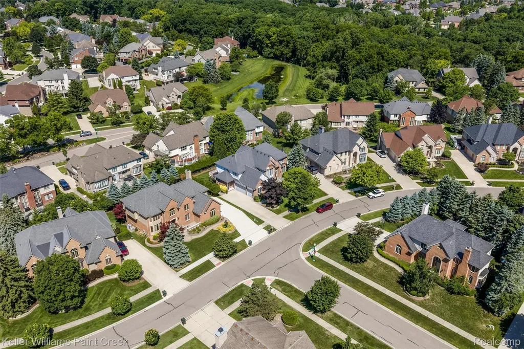 2036 Hickory Trail Drive Rochester Hills City MI 48309
