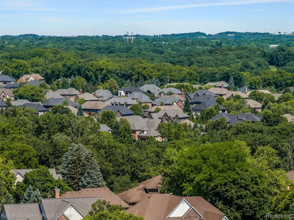 2036 Hickory Trail Drive Rochester Hills City MI 48309