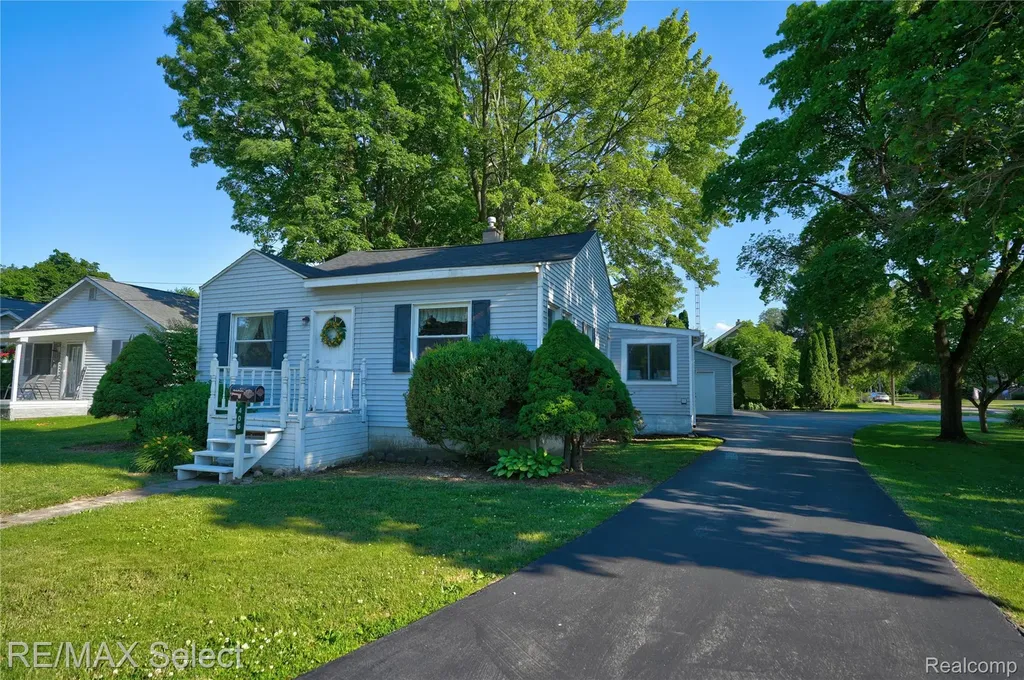 406 E Vienna Street Clio City MI 48420