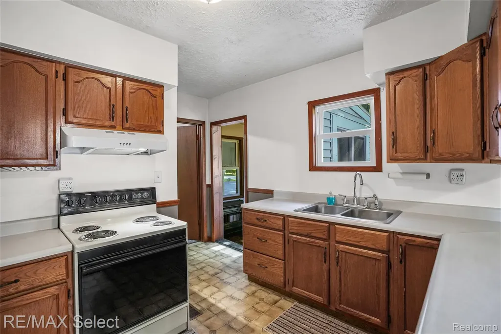 406 E Vienna Street Clio City MI 48420