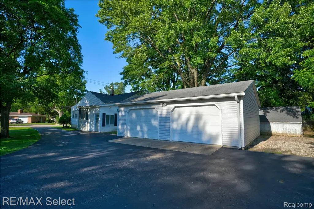 406 E Vienna Street Clio City MI 48420