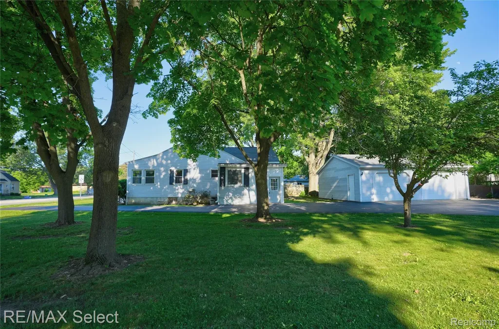 406 E Vienna Street Clio City MI 48420