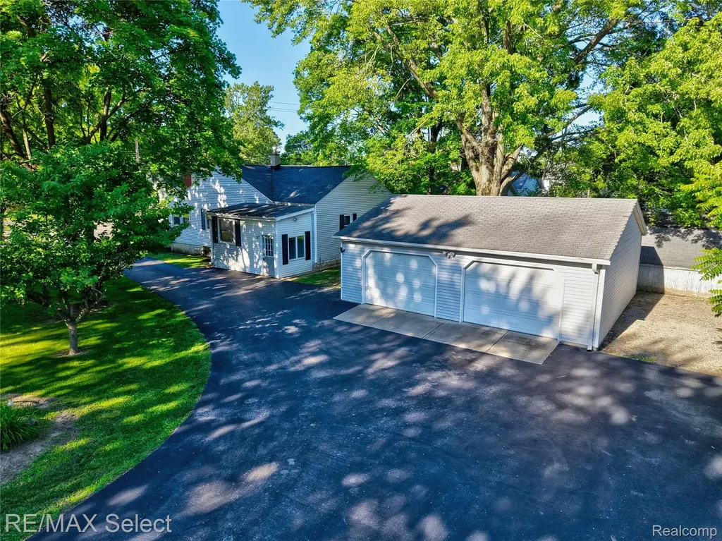406 E Vienna Street Clio City MI 48420