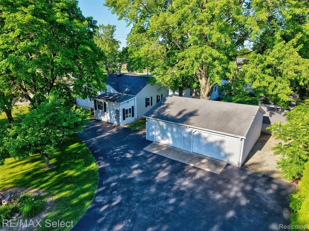 406 E Vienna Street Clio City MI 48420